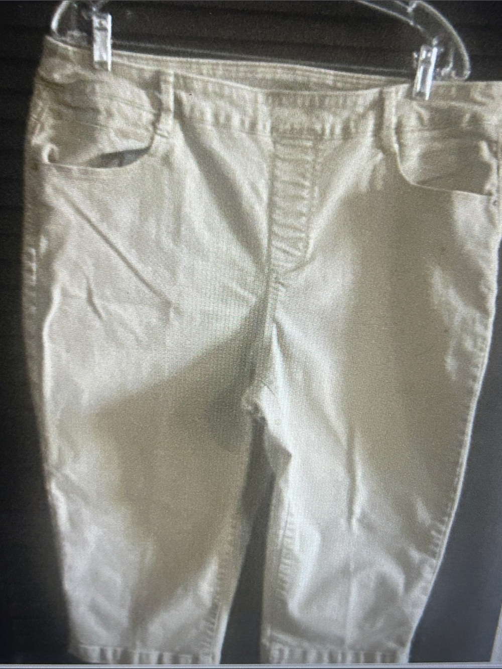 Time and Tru Light Beige Cropped Capri Jeans